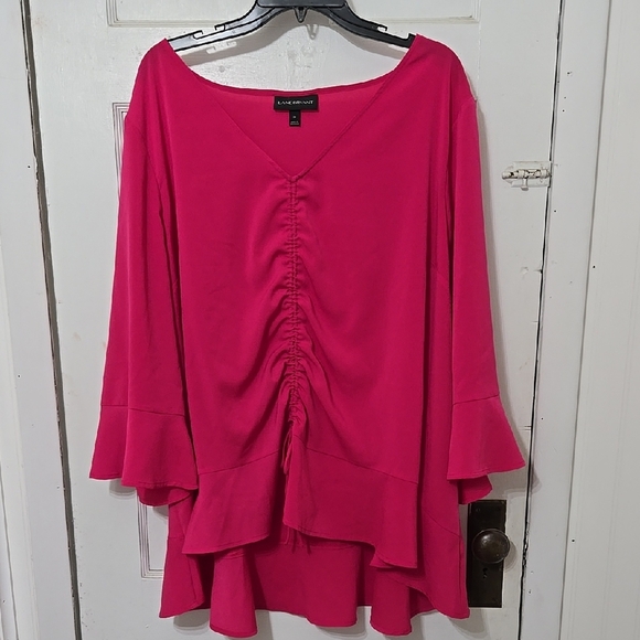 LANE BRYANT PLUS SIZE 28 BERRY PINK RUFFLE SLEEVE AND HEM BLOUSE 😍 - Picture 1 of 7